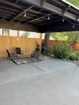 Quaint sunny cottage that rests in the historical neighborhood of Billings - Homestays