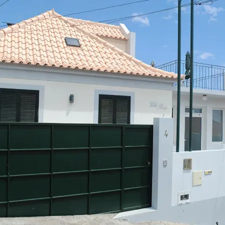 GuestReady - Vila Rosa - Renovated Seaviews House
