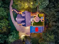 Nashville Lux Lodge• Private Pickleball Ct• Hot Tub• Game Rm Fire Pit• 5Br 5BA - 4-Star