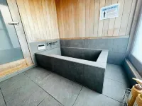 Toya Cliff House