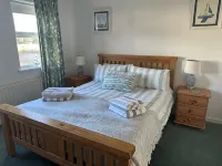 Central Portballintrae Coastal Bungalow. - 3-Star