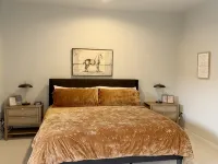 Gorgeous Clemson & Greenville Area Retreat 2Br 2.5 Bat/ Silos / Doodle Trail Hotels in Easley