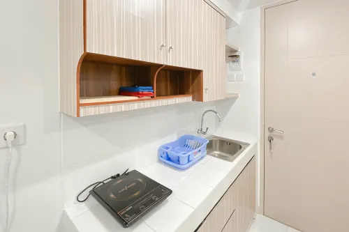 Warm and Simply Studio at Tokyo Riverside PIK 2 Apartment By Travelio - واي فاي