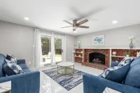 4-bedroom house in peaceful Fredericksburg  VA with WiFi, AC  Enjoy your stay - Homestays