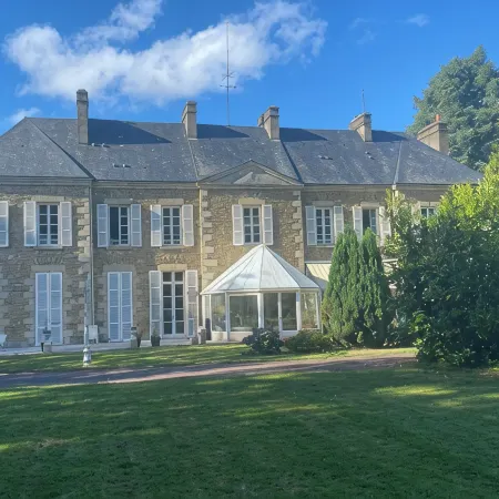 Gîte 6/7 Personnes Dans un Domaine Verdoyant, Cadre Nature Pour se Ressourcer