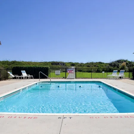 End Unit Oceanfront Condo 2 Min to Beach 1.5 if You Run That View Though!!!