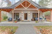 Secluded Coastal Home and Cottage: Peaceful Nature Escape 3 Minutes to the Beach - WiFi