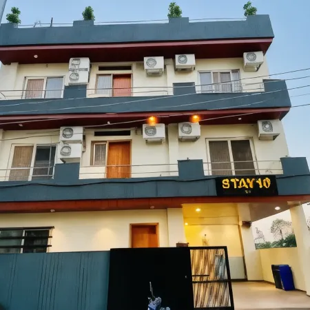 Stay 10 Parallel Apartment Hotel