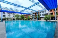Golden Central Hotel - Pools