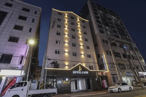 Hotel Raon in Tongyeong - Motels