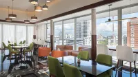 โรงแรม ฮอลิเดย์ อินน์ ซานโต โดมิงโก บาย IHG - ที่มีที่จอดรถ