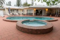 Glenelg Motel - Hot Tub