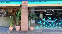 Yomo Hostal BCN Port - Guest houses