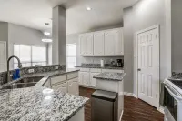 Beautiful peaceful home in modern neighborhood with parks - Kitchenette