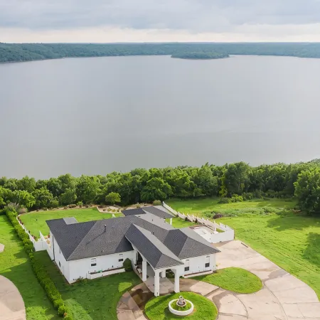 Lakehouse with private pool