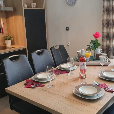 Comfortable apartment with sea view, close to the beach, family-friendly,  WiFi