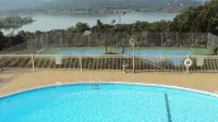 Beautiful 2BR/2BA Penthouse Condo Overlooking Table Rock Lake! - 피트니스 시설