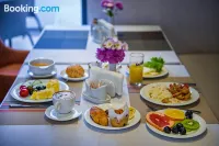 Tbilisi Inn - breakfast