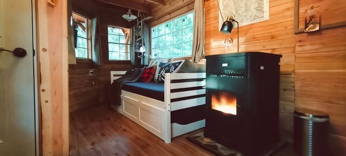 Cabin in the Cedars.Close to Lake,Town & Mountain Hotels in Bonner County