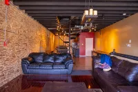 3 Bedroom 2 bath. Living space and kitchen. - Homestays