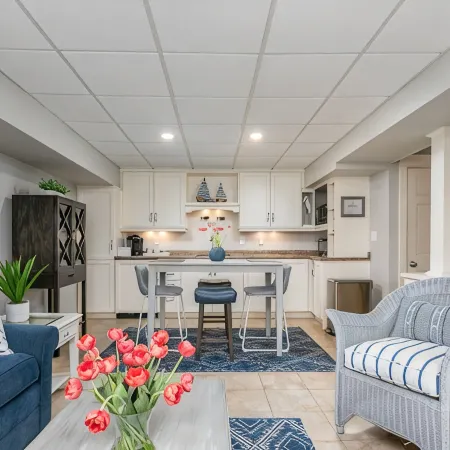 Walk to Town, Riverfront Retreat & Beach Pass