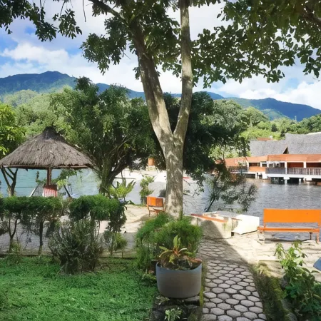 Pandu Lakeside Hotel Parapat