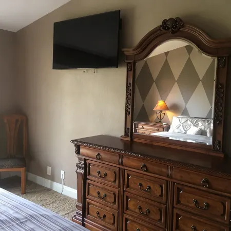 Mountain Home Stallion Springs Ca. Luxury accommodation with Incredible views.