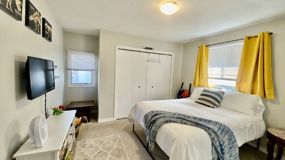 Hoodoo Hideout | Family Retreat | King Suite