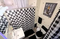 Trendy Downtown Nashua Getaway: Checkers-Themed 1 Bed/1 Bath! - Boutique