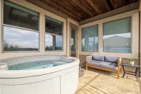 Lake Travis Luxury Home - Theater, Hot Tub, Game Room - Sleeps 16