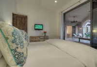 Breathtaking Views, Private Pool/Spa adjacent to One&Only Palmilla!! - 방갈로