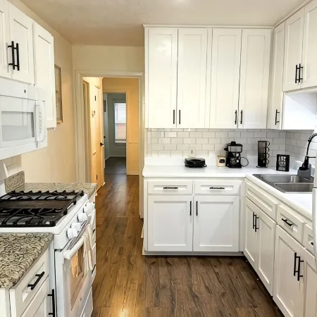 Cozy 4BR/2BA in Irving, TX Hot Tub • Game Room • Near DFW Airport & Downtown