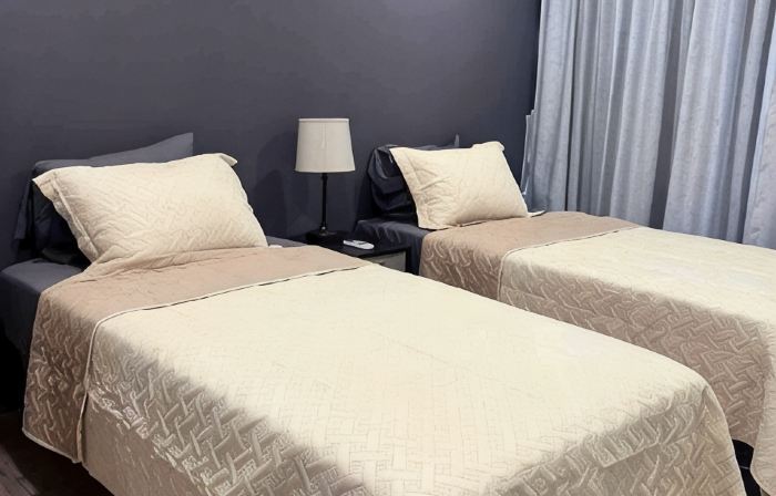 Cozy, Spacious 2Br Apt w/ Mountainview. Parking, Gym & Pool