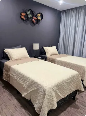 Cozy, Spacious 2Br Apt w/ Mountainview. Parking, Gym & Pool - Wifi