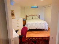 Panoramic view, large deck, ground floor apartment, walk to subway and beach