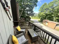 Dog-Friendly Banner Elk Condo w/ Slope View and Deck