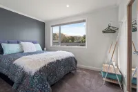 Classic Kiwi Bach with a modern touch - Beach