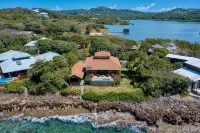 Seaside 3 Bedroom Villa with Pool in First Bight. Incredible Views! Hotels in 