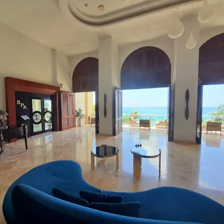 The Cliff, luxury beachfront Residence with Ocean View