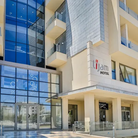 Lijam Apartments