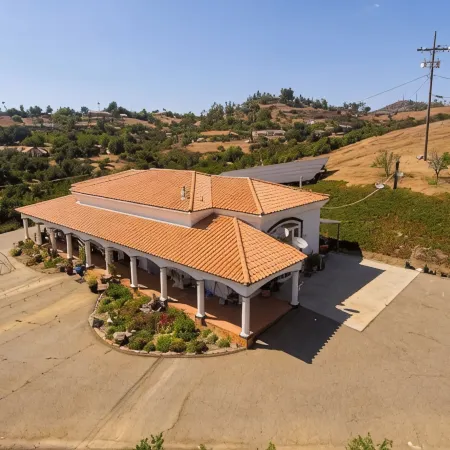 Fruit Trees, Farm Stay, Ranch Retreat, Lake Access