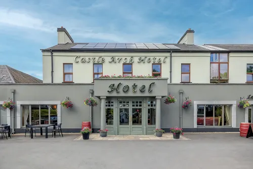 Castle Arch Hotel - parking