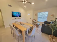 Palm Harbor Renovated 3-bedroom Hideaway! - 4 stjerner