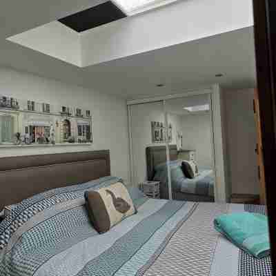 Coppice, Entire 1 bedroom annex, pet friendly. EV Charger. Rooms