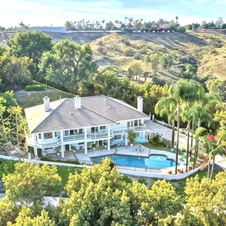Custom 3,600sf Fallbrook Retreat: Wedding Guests•Family•Couples-Wine•Golf•Coast
