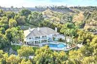Custom 3,600sf Fallbrook Retreat: Wedding Guests•Family•Couples-Wine•Golf•Coast - Family