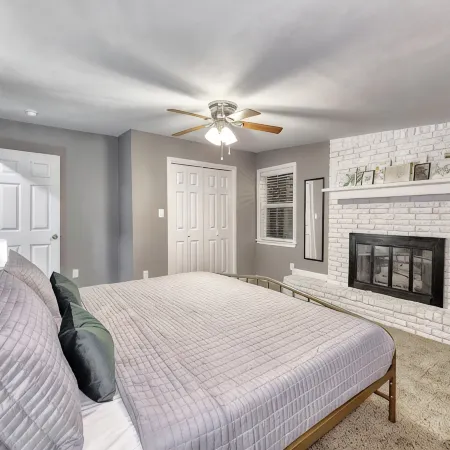 5mins to Kyle Field, 5BR w Private Backyard & Pool