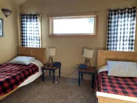 Summit Lodge- Relaxation with Spectacular Views of the Hills- 3 mi. to Deadwood~ - 3-Star