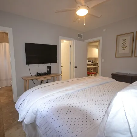 SEASONAL RENTAL IN KEY BISCAYNE