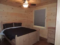 Log Cabin Retreat, Cayuga Wine Trail, Dogs Welcome, Open Year-round - 4つ星